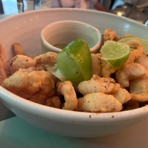 Calamares y camarones fritos