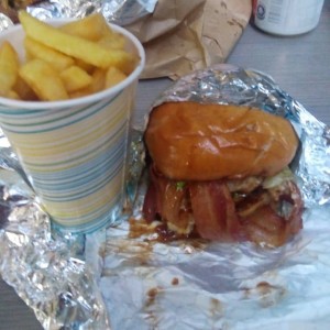 Doble carne queso y tocineta