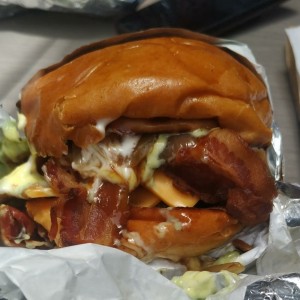 Hamburguesa doble con queso y tocineta