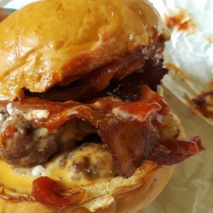 Hamburguesa Doble Con Queso y Tocineta