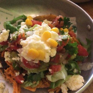 tostada de pollo mechado