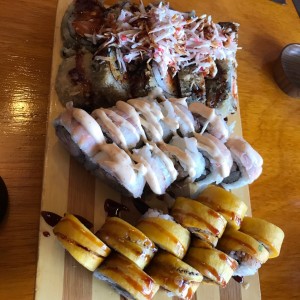 SUSHI ROLLS/MAKIS/PREMIUMS - Monterrey Roll