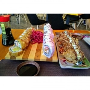 Asia Roll, Dragon Roll y croquetas de Kani