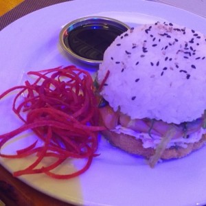 sushi hamburguesa de salmon