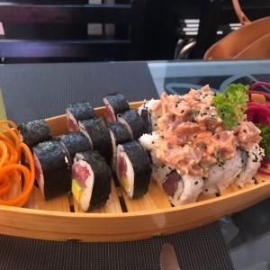 SUSHI ROLLS/MAKIS/PREMIUMS - Spicy Tuna Roll