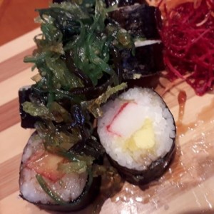 SUSHI ROLLS/MAKIS/PREMIUMS - Wake Roll