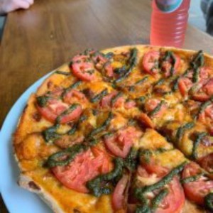 Pizza Caprese