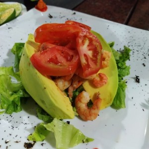 Camarones con aguacate