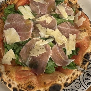 Pizza prosciutto y rúgula (napolitana)