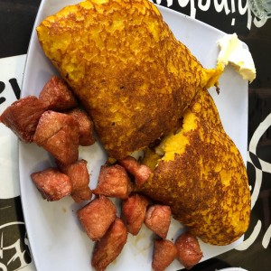 Cachapa y cochino frito (10$)