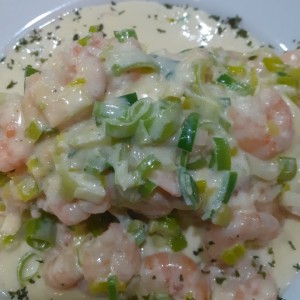 Mero con Crema de ajoporro y camarones (Brutal)