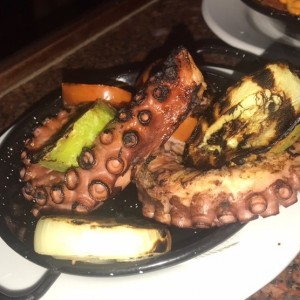 pulpo con vegetales al grill espectacular