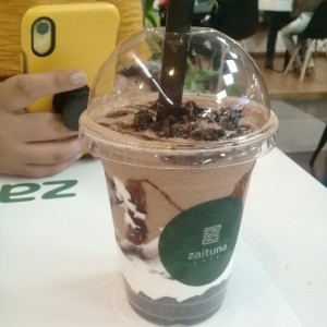 frapuchino  con oreo  y crema chantilli 