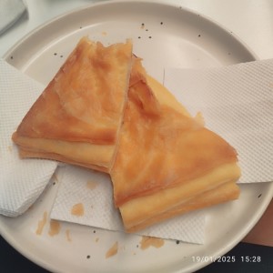 Pastelito de pavo y queso crema