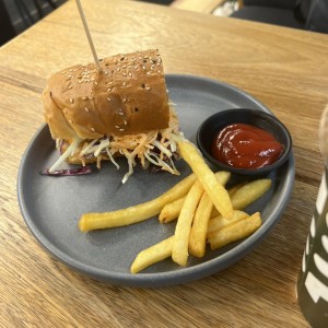 Panini de Pollo con Papas Fritas 