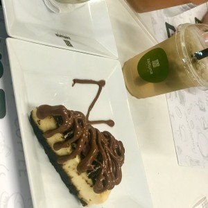 cheesecake de oreo y nutella y Te verde