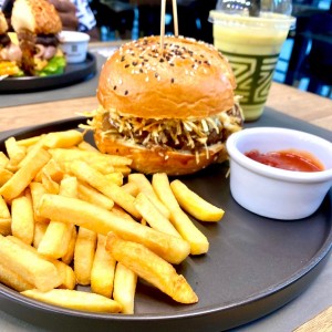 Burger de Carne y Cebollas Caramelizadas