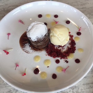 Fondant de Chocolate con Helado de Mantecado
