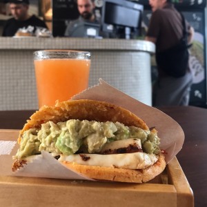 reina pepiada con queso planchado