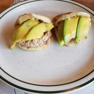alucinante la arepa de tuna