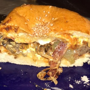 Hamburguesa de la Casa, Excelente