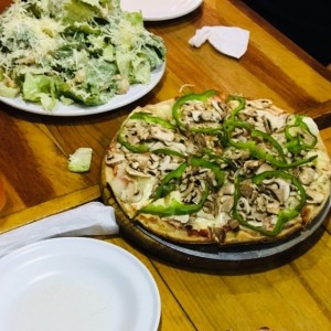 ensalada cesar y vegetariana pequeña