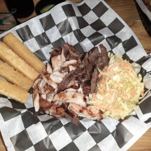 Parrilla mixta de carne y pollo