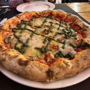 Pizza Provolone Funghi