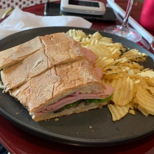 Panini de mortadela con pistacho