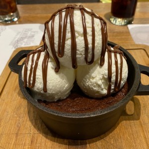 Browni con Helado Mantecado 