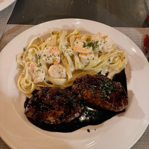 Lomito Sempre Dritto con pasta con camarones