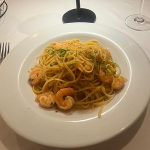 Pasta al olio con camarones