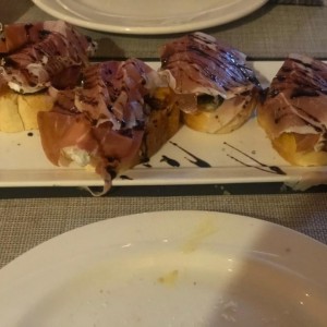 bruschetas de serrano