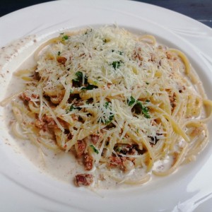 Linguini a la carbonara