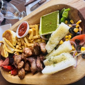 Bandeja surtida para dos o tres personas
