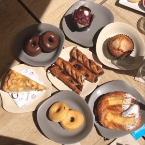 Variedad de Dulces y Donas