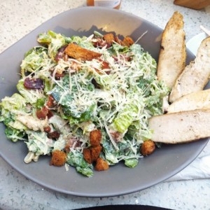 Ensalada Cesar con pollo