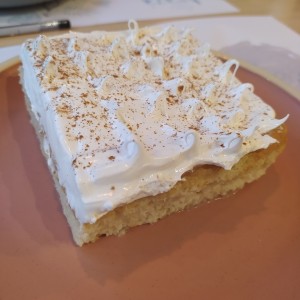 Tres leches de coco y harina de almendras