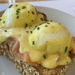 Huevos Benedictinos
