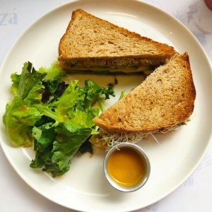 Mayo-Less Tuna Sandwich