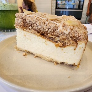 Apple crumble cheesecake