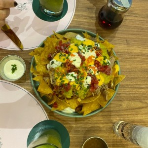 Nachos de cerdo