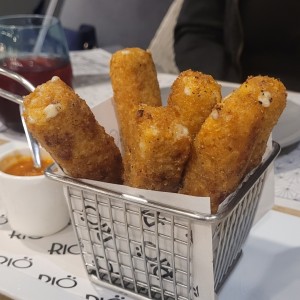Dedos de mozarella