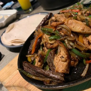 Fajitas de carne y pollo