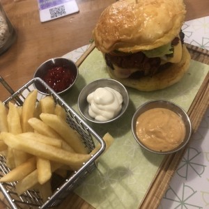 Hamburguesa con papas 