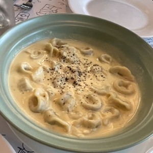 Tortellini in crema de parmigiano