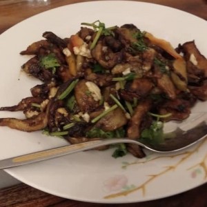 Berenjenas con ajo y cilantro