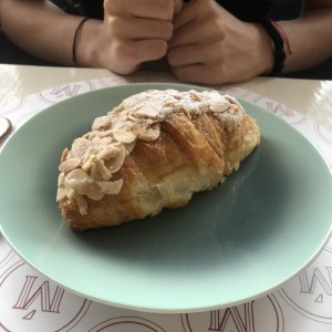Croissant de almendras