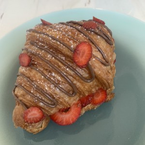 Croissant de Fresas y Chocolate