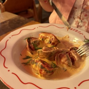 Tortelony con salmon